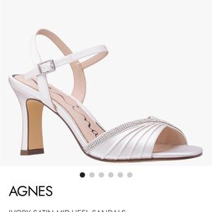 Nina Agnes Ivory Satin Heels 9 NWT
